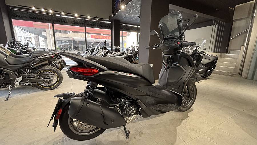 PIAGGIO BEVERLY 300  ΜΑΥΡΟ 03.2023